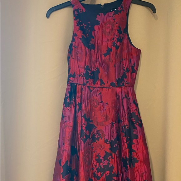 Aidan Mattox
Crewneck Sleeveless Brocade A-Line Gown with Pockets - Picture 4 of 4